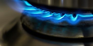 Cena zemního plynu klesla už o 90 procent díky dovozu LNG a nízké poptávce