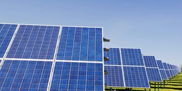Solární boom a bateriový rozmach: Visegrádská čtyřka překvapila Evropu