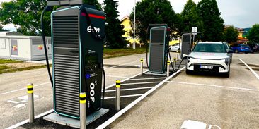Češi nabíjejí elektroauta jako diví