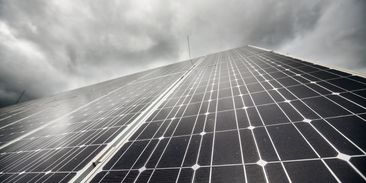Komunisté navrhují solární daň - Solární asociace nesouhlasí a žádá předsedu vlády o jednání