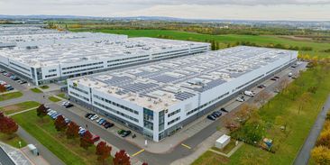 Další solární rekord. Na Moravě vznikly gigantické střešní elektrárny