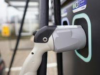 Elektromobilita po Česku. Přes sedm tisíc dobíjecích bodů, síť ale stále potřebuje růst