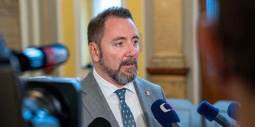 Ministr ve stínu. Turek nezmizel a Babiš znovu tahá do hry Brabce