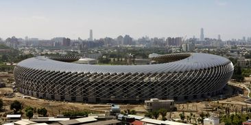Největší solární stadion světa vyrobí více elektrické energie, než spotřebuje