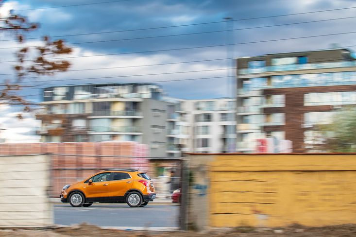 Velká SUV si lidé stále častěji pořizují i ve městech