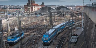 Cestující ze středních Čech si od dubna připlatí. Dražší jízdné může nahnat lidi do aut