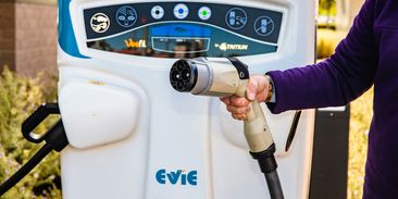 Pět elektromobilů, které stojí za to. Nabídka ojetin se zvyšuje, stejně jako ceny nafty