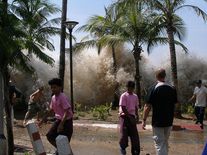 Přichází vlna tsunami, evakuovat se musí miliony lidí