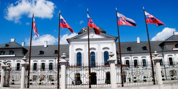 Sídlo slovenské prezidentky Čaputové přispěje k ochraně klimatu: solární energií či zelenou střechou