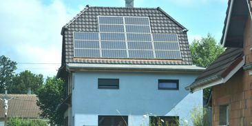 Výstavba solárů v Česku zpomalila. Problém jsou úředníci i kapacita distribuční sítě