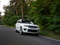 Obří svolávačka kvůli riziku požárů: Jeep musí opravit 300 tisíc plug-in hybridů