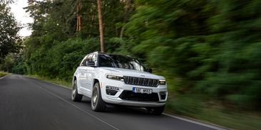 Obří svolávačka kvůli riziku požárů: Jeep musí opravit 300 tisíc plug-in hybridů
