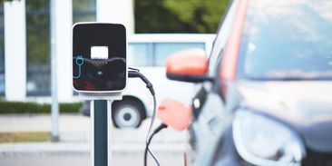 Téměř každý druhý český řidič uvažuje o elektromobilu, ukázal aktuální průzkum