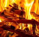 Nízkopříjmovým rodinám na vesnicích zdraží teplo. Dřevo míří do nejvyšší sazby DPH