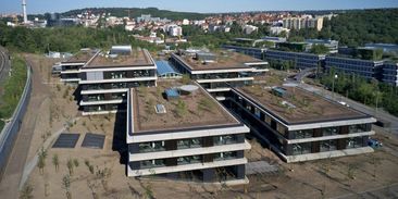Česká nejmodernější bankovní budova vytápí teplem uloženým z léta