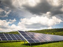 Stanjurovy výhružky solárníkům dokazují, že státu se nedá věřit