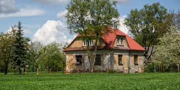 Statisíce „chudých-bohatých“ vlastníků rodinných domů jsou ve finanční pasti