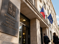 Rušení týmů, odchod expertů i atmosféra nedůvěry. Situace na Ministerstvu životního prostředí zblízka
