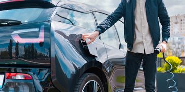 Týden v OZE: Roste zájem o ojeté elektromobily, vítr zlevňuje a debata o infrazvuku pokračuje