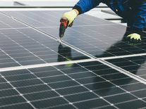 Vysoké platy, jistá práce. Přesto lidé v energetice chybí