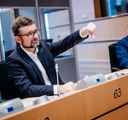 Udělali z nás pitomce, windfall tax je už jen takové paběrkování, říká europoslanec Peksa