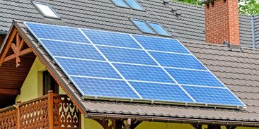 Průlomová studie: solární střechy mohou vyrábět čtvrtinu elektřiny v Evropě