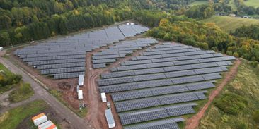 Modernizace starší solární elektrárny: Jak ji udržet životaschopnou i po roce 2030