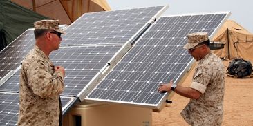Solární energie v US Army: na základnách šetří peníze, v misích životy vojáků